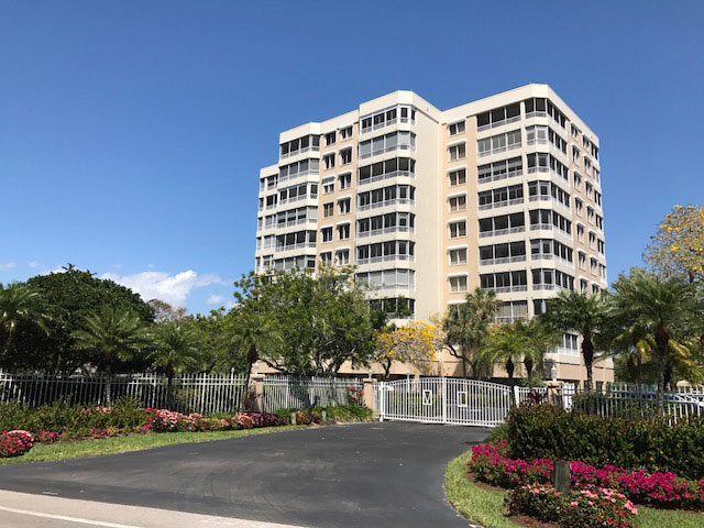 Naples luxury beach condo rental, Vanderbilt beach rentals naples fl
